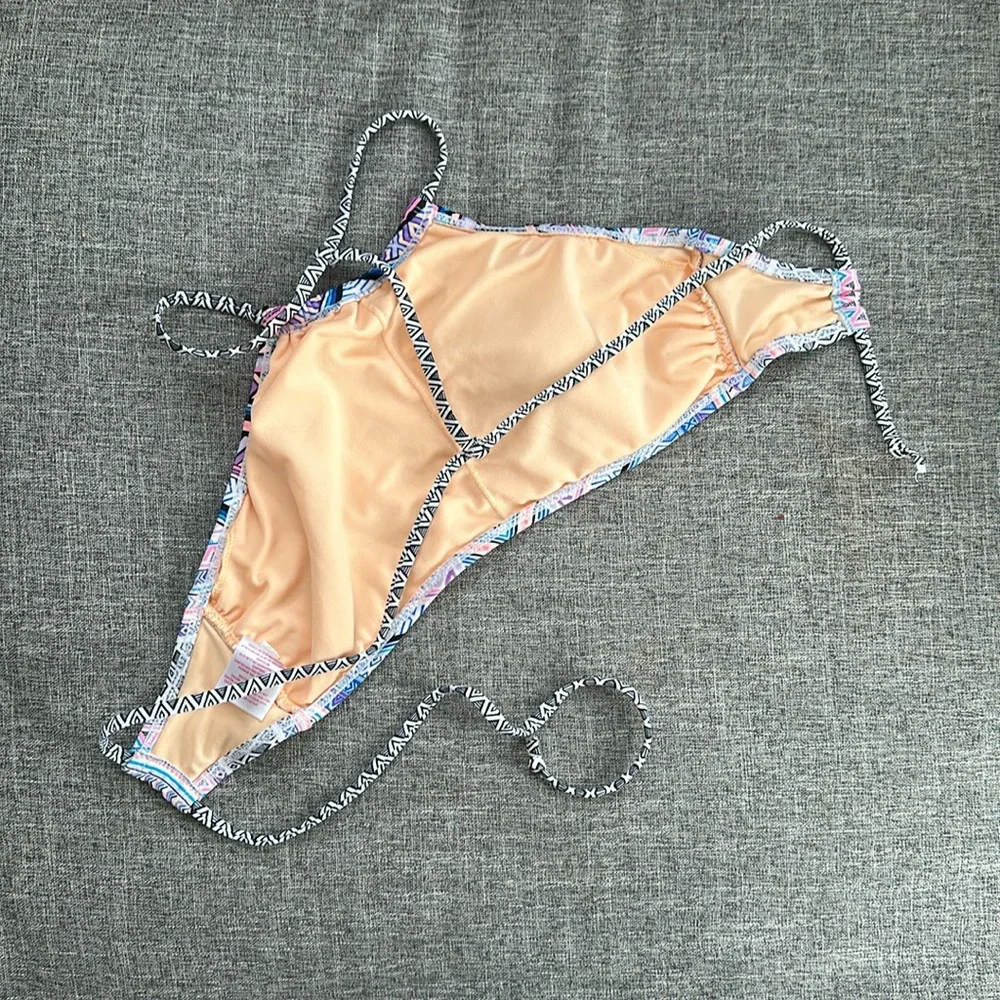 Xhilaration bikini top - Picture 2 of 3